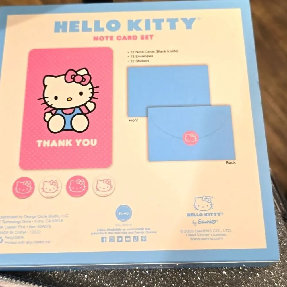 Hello Kitty Pencil Pouch, Reporter's List Pad, & Notecard Set‎